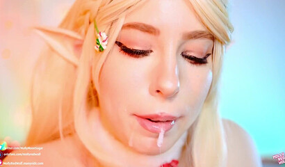 Сисястая эльфичка сосет член русского парня и дрочит анал игрушкой