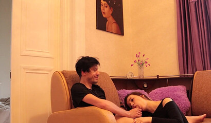 Русская девка трахнулась в пизду и отсосала член за 20 долларов