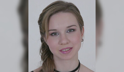 Негр трахает киску и очко начинающей русской порно модели