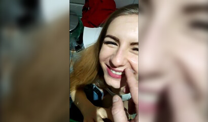 Обкончал русской блондинке лицо, познакомившись с ней в Тиндере