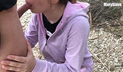 Утренняя пробежка с парнем закончилась минетом и еблей у озера