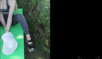 Йога с парнем на природе закончилась еблей в позе раком