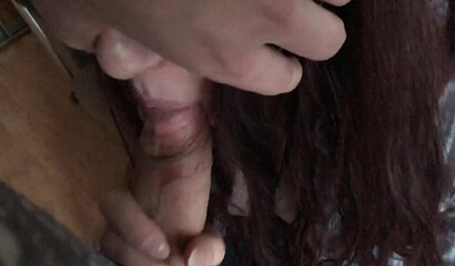 Русская жена с классным орехом отдала долг мужа сексом