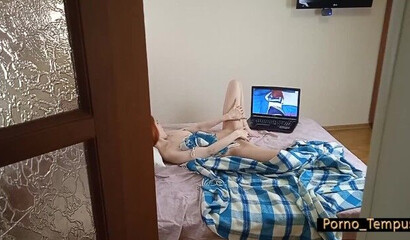 Рыжая сосет член парня своей сестры, толкая его на измену