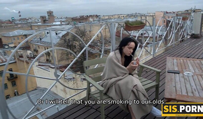 Брат шантажом заставил русскую сестру сосать большой член