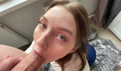 Трахнул фитоняшку с красивой попкой и кончил ей в ротик