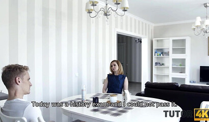 Строгая училка делает шикарный минет своему студенту на дому