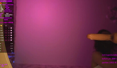 Невеста в чулках занялась анальной мастурбацией перед свадьбой