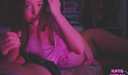 Что-то фильм затянулся, а парень не лезет, лучше сделаю все сама