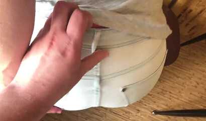 Трахает мать своего друга - русское порно с разговорами