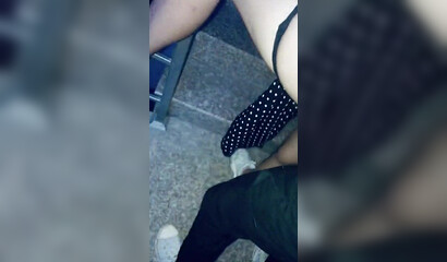 Спонтанно присунул жопастой сестрёнке в подъезде, пока никого рядом не было