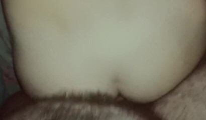 Парень выебал пьяную молоденькую девственницу на вписке у общего друга