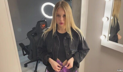 Came To The Neighbor For Quick Sex While The Guy Is Not At Home.